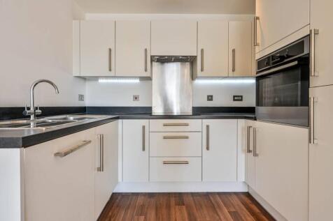 Austen House, Guildford, GU1 2 bed flat for sale