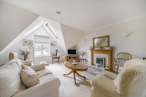Bramley Grange, Bramley, Guildford, GU5 3 bed flat for sale