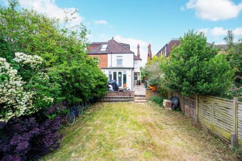 10 bedroom semi-detached house for sale