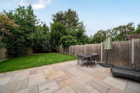 St Marys Cottages, Guildford, GU3 2 bed cottage for sale