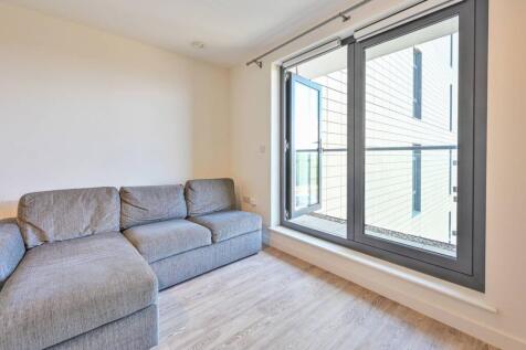 Guildford Road, GU22, Woking, GU22 1 bed flat for sale