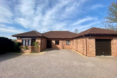 Crowland Road, Eye, Peterborough 4 bed detached bungalow for sale