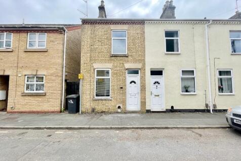 Palmerston Road, Peterborough 2 bed end of terrace house for sale