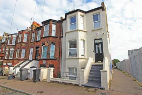 5 bedroom terraced house for sale