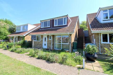 Carlton Road, Seaford 3 bed detached house for sale