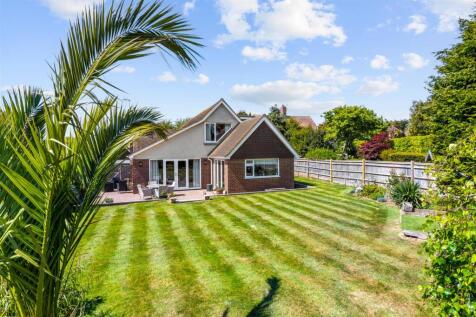 St. Peters Road, Seaford 4 bed chalet for sale