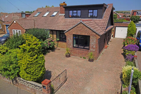 5 bedroom semi-detached house for sale