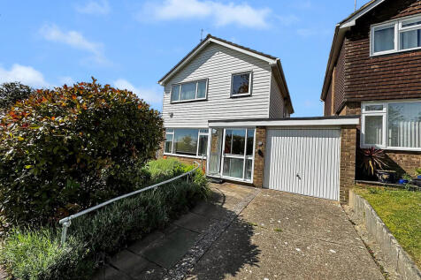 3 bedroom link detached house for sale