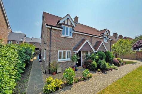 2 bedroom semi-detached house for sale
