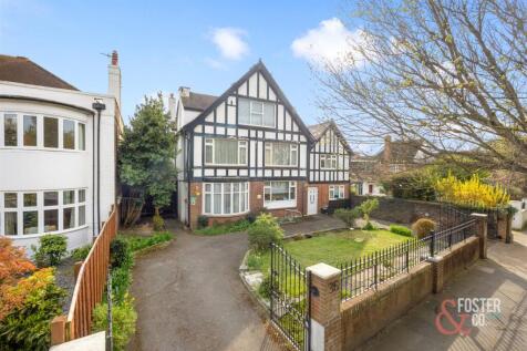 15 bedroom link detached house for sale