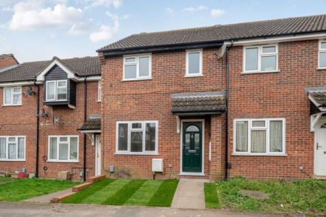 Fontwell Close, Bedford 3 bed terraced house for sale