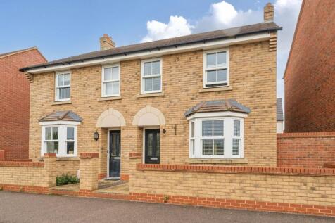 3 bedroom semi-detached house for sale