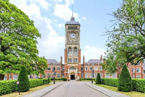 Royal Connaught Drive, Bushey... 3 bed apartment for sale