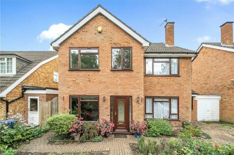 5 bedroom link detached house for sale