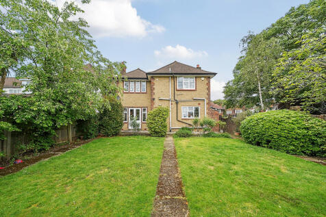 Cavendish Drive, Edgware, Middlesex 4 bed detached house for sale