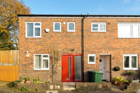 Algar Close, Stanmore, Middlesex 3 bed end of terrace house for sale