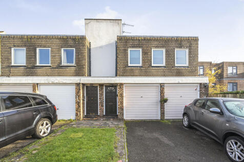 Merryfield Gardens, Stanmore, Middlesex 3 bed apartment for sale