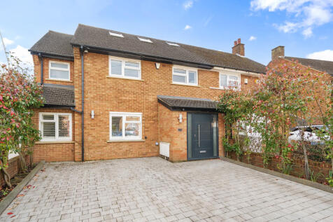 Binyon Crescent, Stanmore, Middlesex 4 bed semi