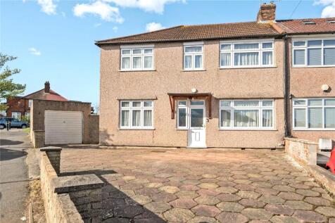 5 bedroom end of terrace house for sale