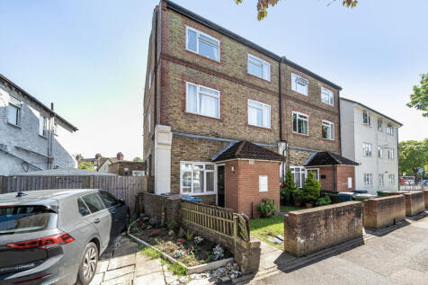 Buckingham Road, Edgware 1 bed apartment for sale