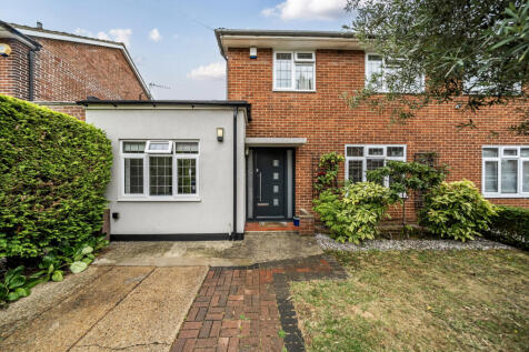 4 bedroom semi-detached house for sale