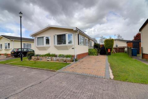 Lodgefield Park, Stafford ST17 2 bed detached bungalow for sale