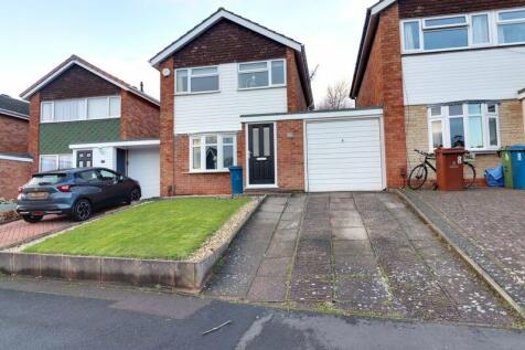 3 bedroom link detached house for sale