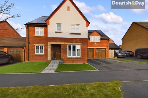 Tulip Walk, Stafford ST20 5 bed detached house for sale