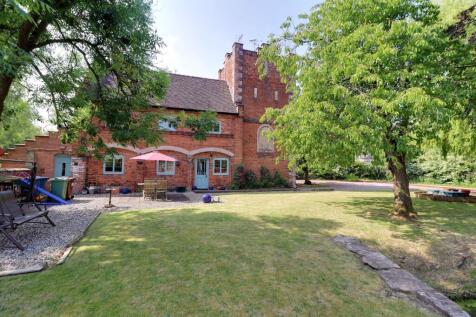 Stafford ST18 4 bed detached house for sale