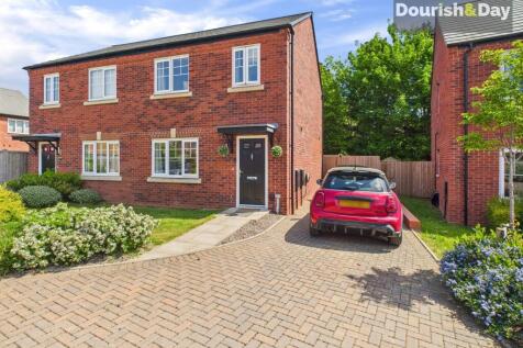 3 bedroom semi-detached house for sale