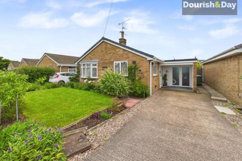 Magnolia Close, Stafford ST18 2 bed detached bungalow for sale