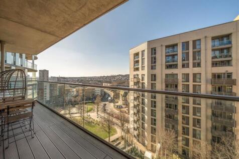 Cornmill Lane, London SE13 2 bed flat for sale