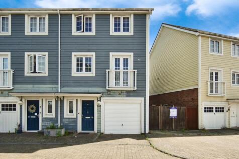 5 bedroom town house for sale