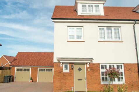 4 bedroom town house for sale