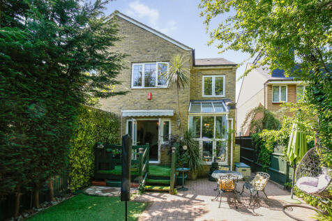 4 bedroom semi-detached house for sale