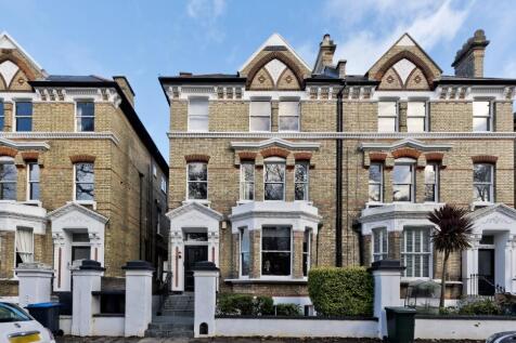 St. Andrews Square, Surbiton KT6 2 bed flat for sale