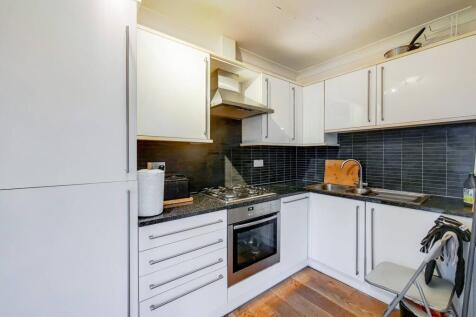 Borough Road, Isleworth, TW7 3 bed flat for sale
