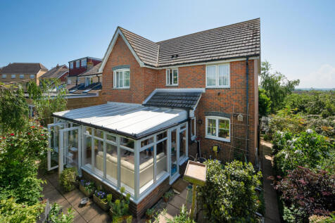 Major Close, Whitstable 4 bed detached house for sale