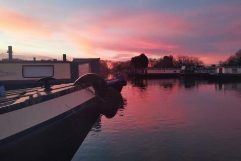 1 bedroom house boat for sale