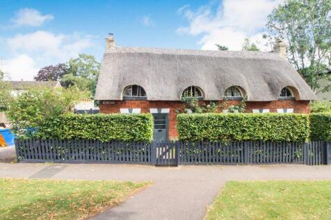 2 bedroom semi-detached house for sale