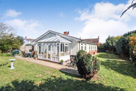 3 bedroom detached bungalow for sale