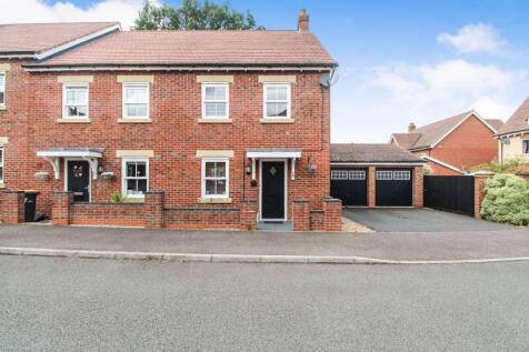 3 bedroom end of terrace house for sale