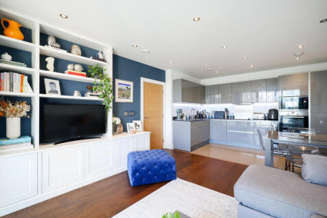 Levett Square, Richmond 2 bed apartment for sale