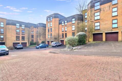 Chapel Fields, Charterhouse Road... 3 bed apartment for sale