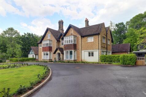 Catteshall Lane, Godalming, Surrey, GU7 1 bed apartment for sale