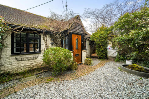 Milford Road, Elstead, Godalming... 2 bed bungalow for sale