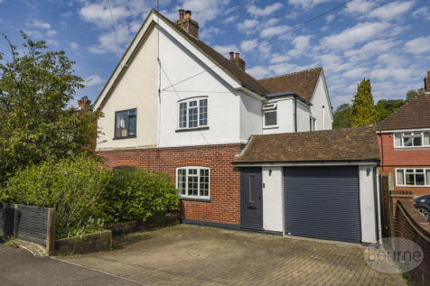 Yew Tree Road, Witley, Godalming... 3 bed semi