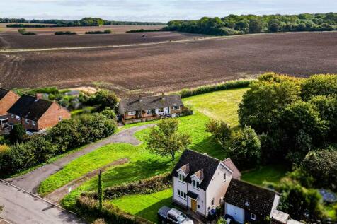 2 bedroom semi-detached bungalow for sale