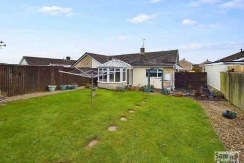 2 bedroom semi-detached bungalow for sale