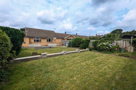 2 bedroom detached bungalow for sale